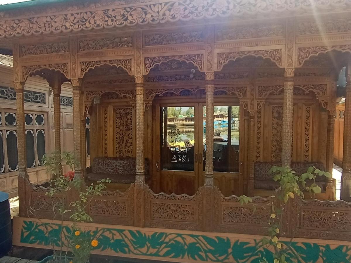 Hotel Houseboat Altaf And Transportation Srīnagar Exterior foto